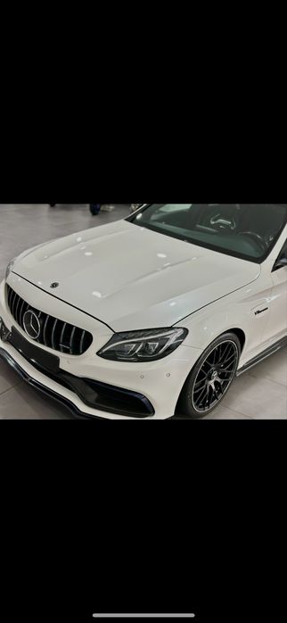 Mercedes C63 Amg