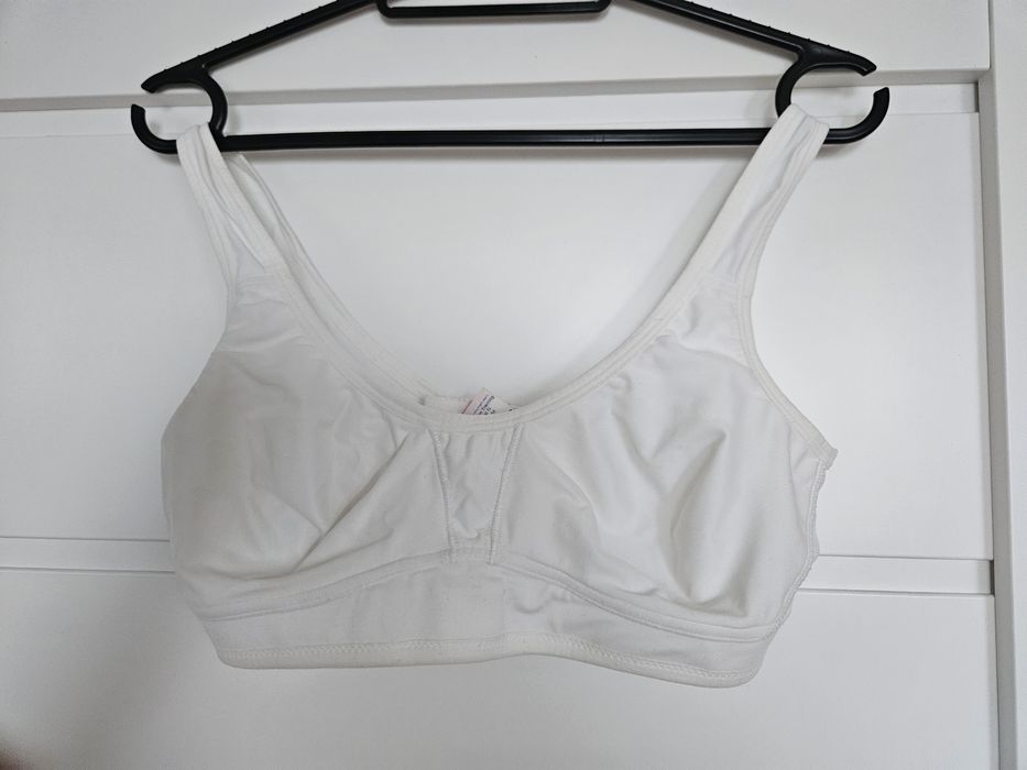 Biustonosz Triump - model Triaction