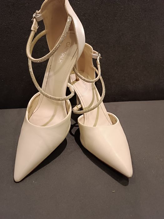 Buty ślubne, szpilka