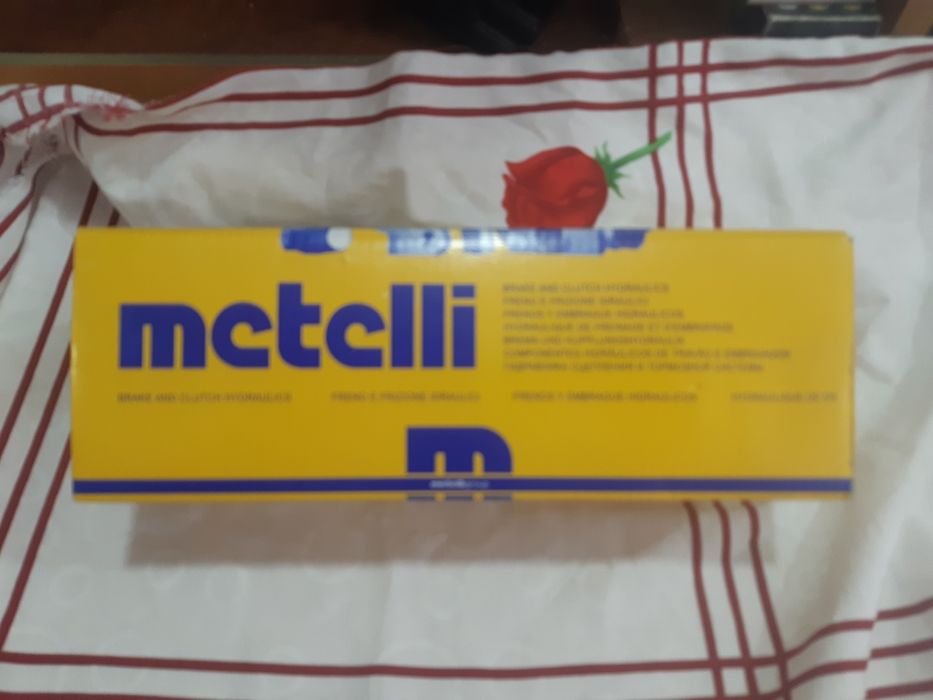 Главный тормозной  цилиндр TOYOTA Avensis T25