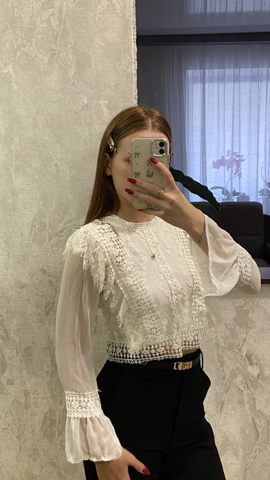 Блуза з мереживом