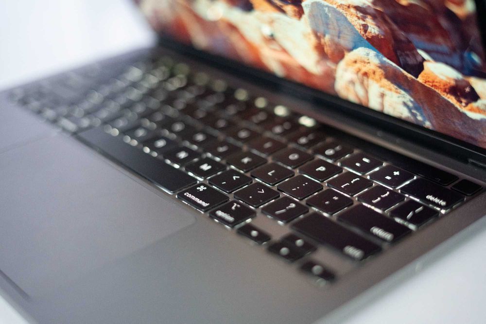 MacBook Pro 13" M1 – Space Gray, 16/1TB, ідеальний стан
