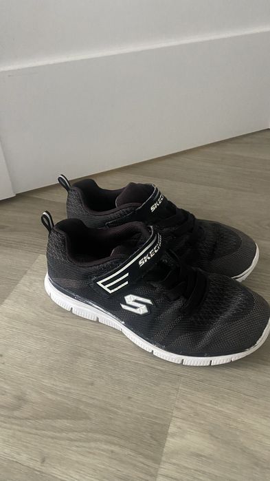 Кросовки Skechers оригінал р. 39
