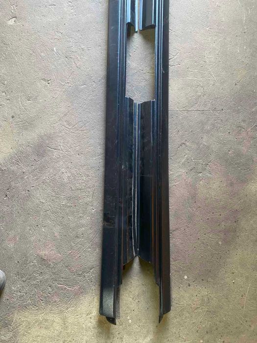 Накладки на пороги на Ваз 2111