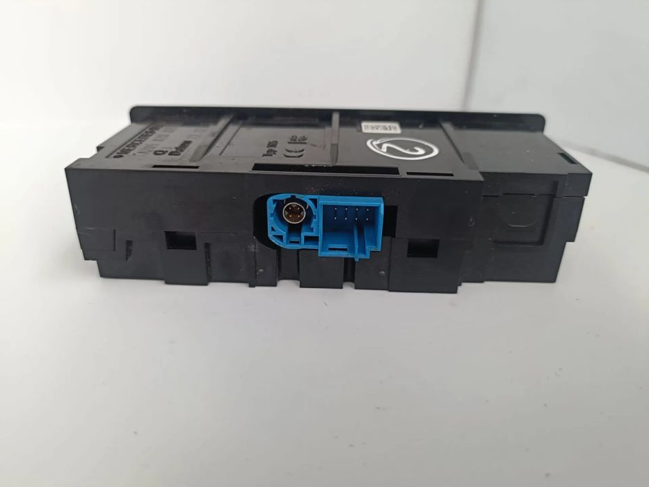 Módulo USB / AUX / IPOD MERCEDES-BENZ Classe C (W205)