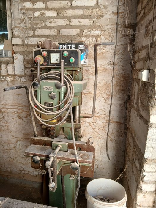 Dlutownica do obróbki drewna