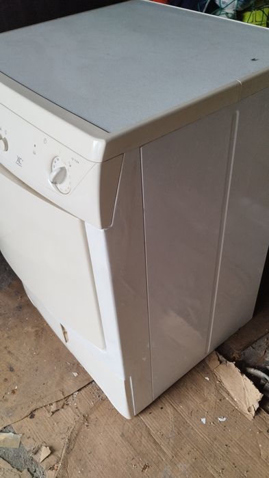 Máquina de secar roupa da zanussi