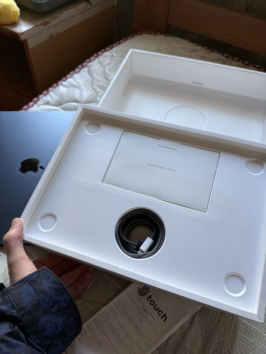 MacBook air 13(M2) 16/256 Gb
