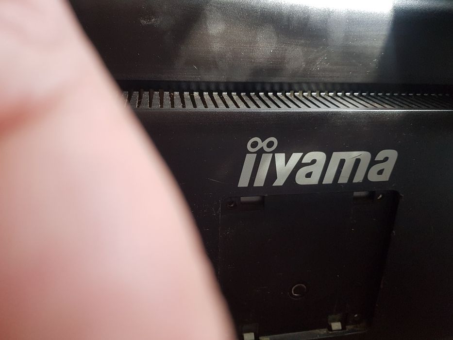 Monitor IIyama 24'