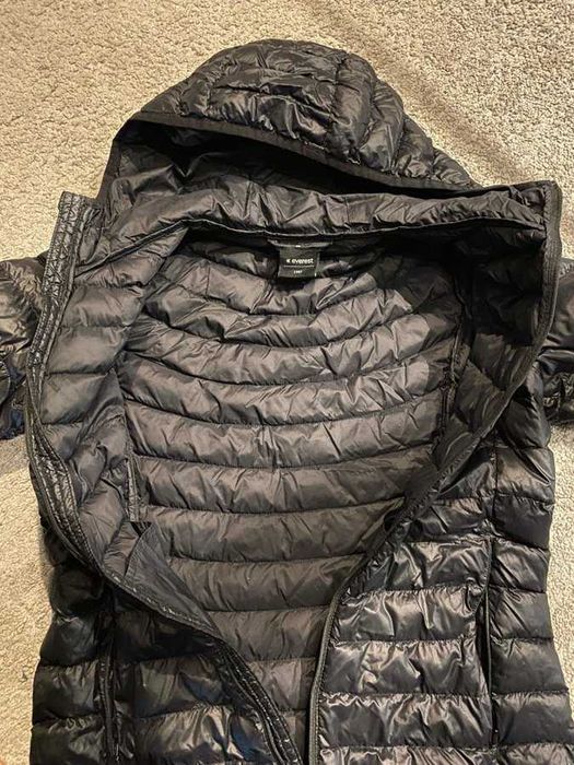 Куртка тепла стильна