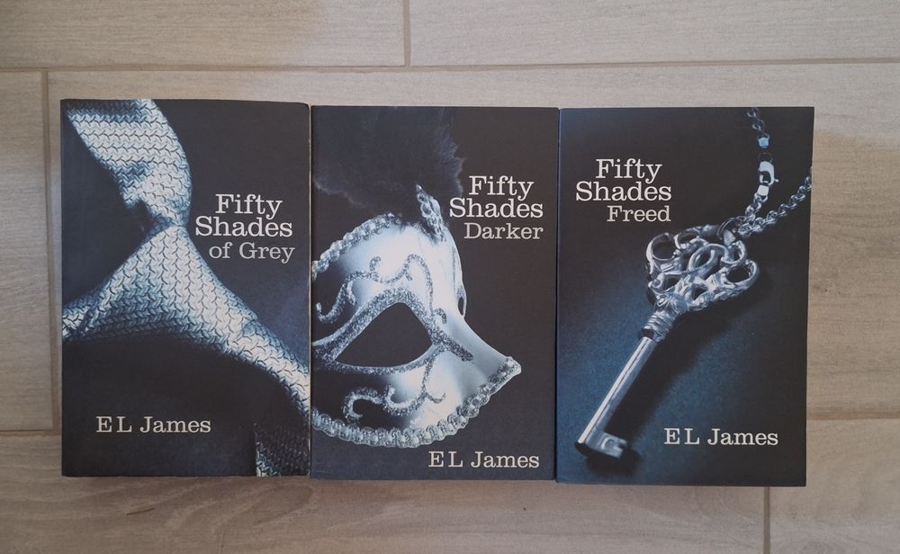 Trilogia dos Livros Fifty Shades + Caixa