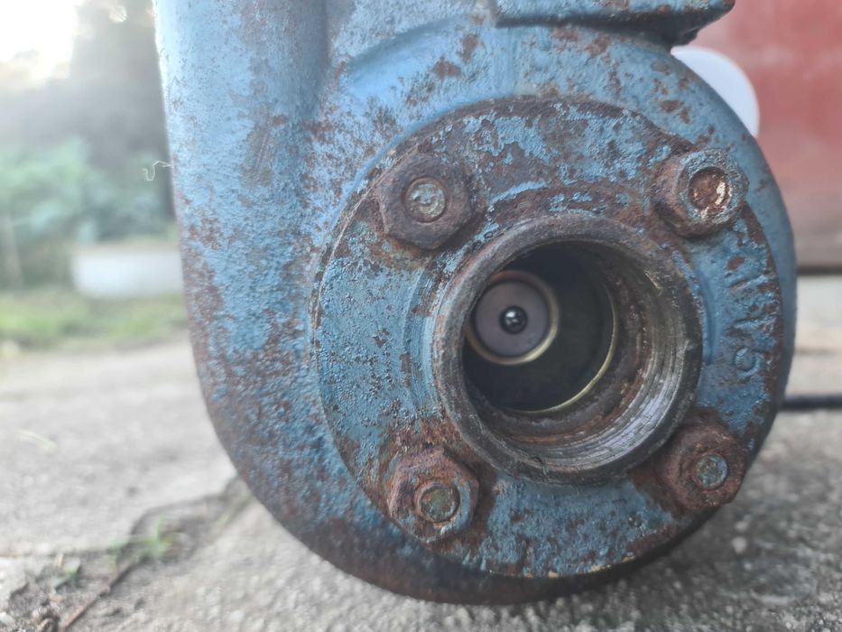 Bomba de água rectificada