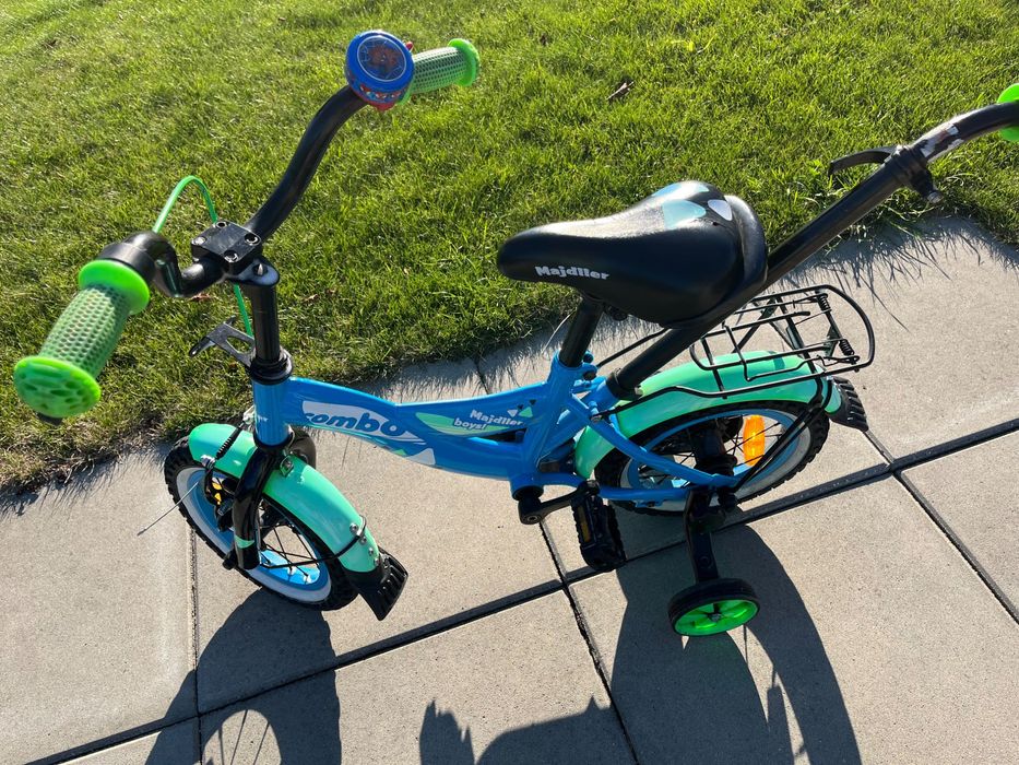 Rowerek z bocznymi kołami