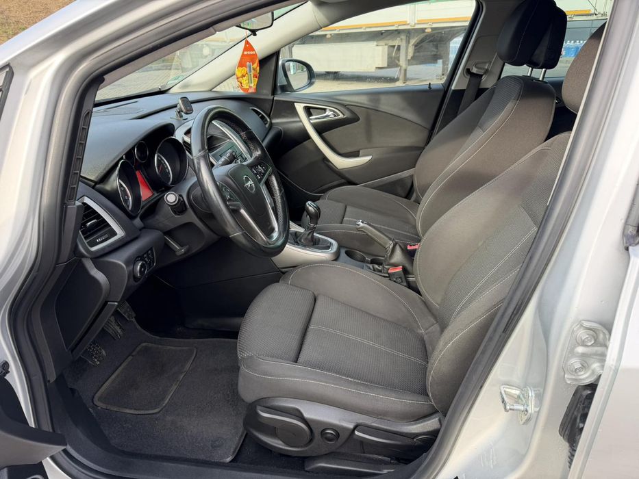 Продам Opel Astra J 1.3 cdti 95 к.с 2011рік