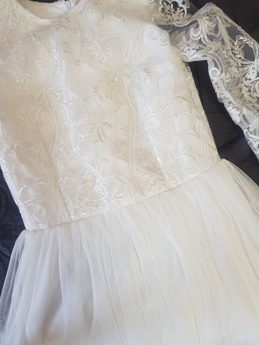 Suknia ślubna boho, długi rękaw, zabudowany dekolt