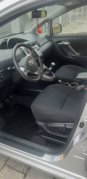 TOYOTA  VERSO 1.6   benzyna + gaz   2009 rok