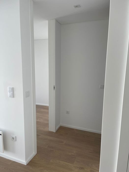 Apartamento T1 Porto - semi novo - parque dos sobreiros