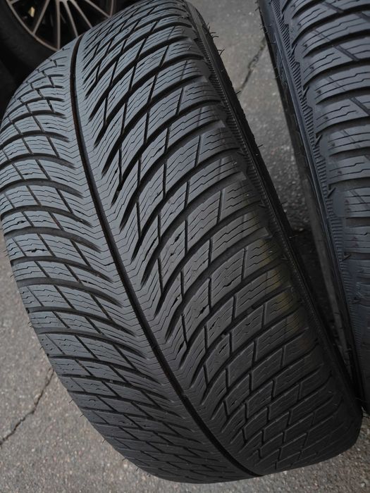 Передні шини 2шт R20 245 40 з Mercedes W222 зимові Michelin