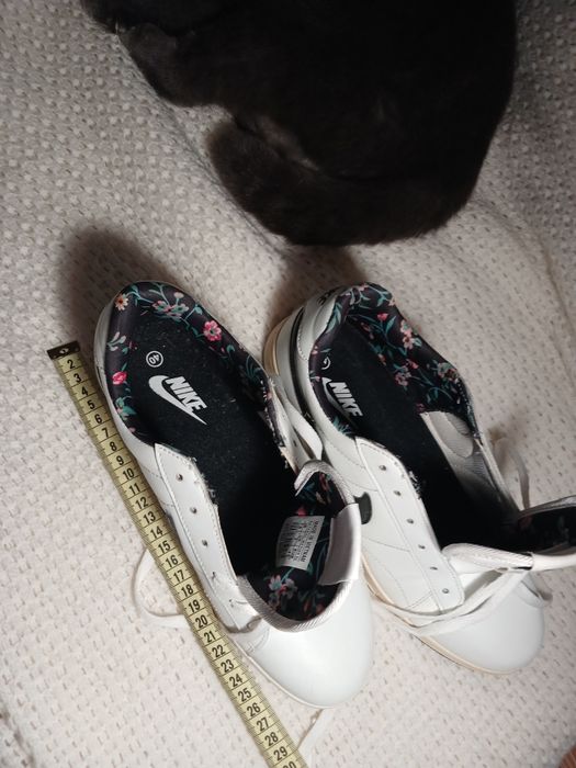 Кросівки жіночі Nike