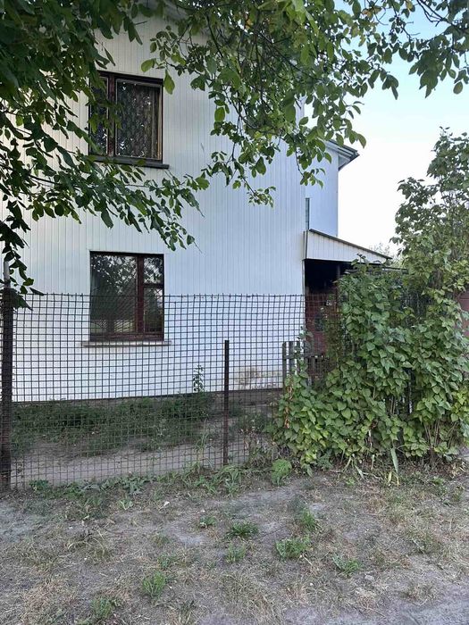 Продаж  2х поверхової дачі з великою ділянкою у звязку з виїздом м.Шептицький.