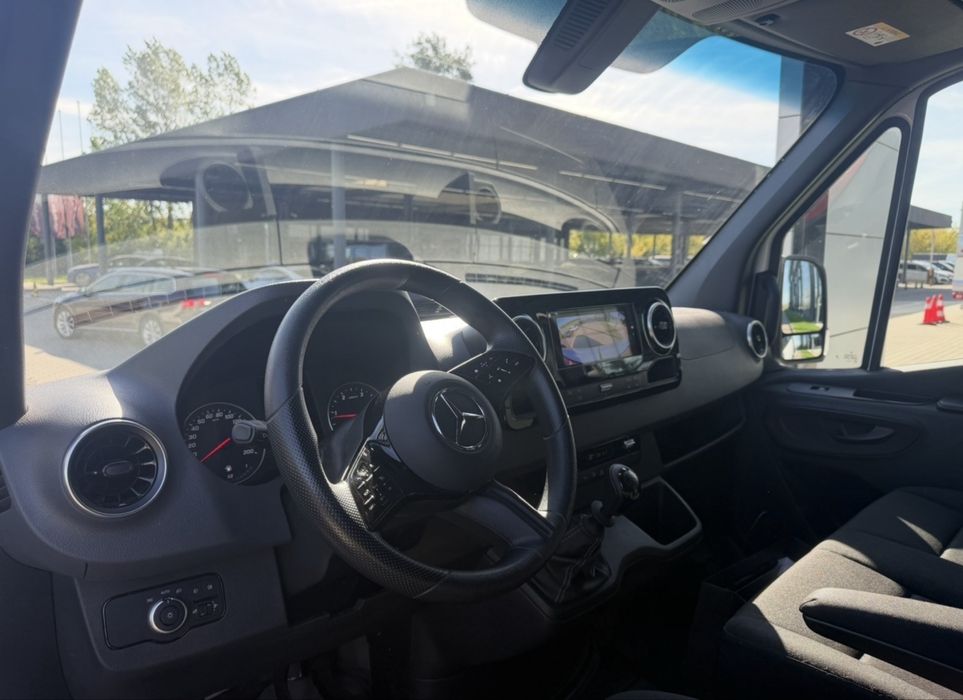 Wypozyczalnia bus wynajem busa  auta dostawczego Mercedes Sprinter