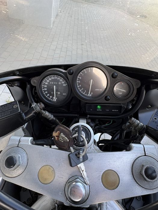 Vendo yamaha fzr 1000