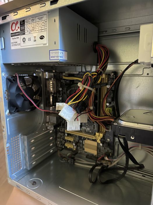PC Desktop — ASUS H81M-K, Intel (cooler original)