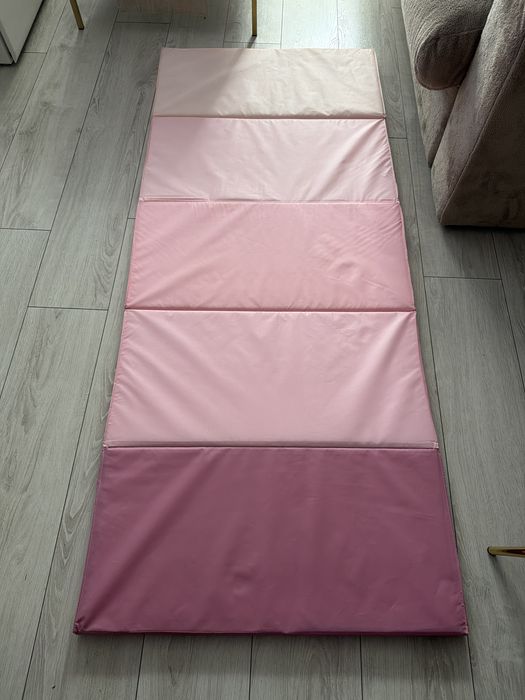 Składana mata gimnastyczna IKEA PLUFSIG – różowa