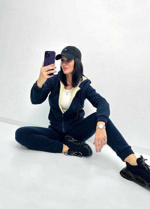 Спортивные костюмы на меху женские