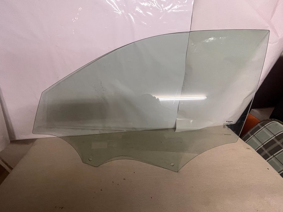 Volvo Xc40 Recharge 2023 Szyba przednia lewa Oryginał