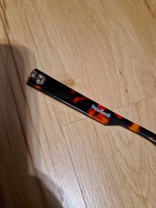 Uszkodzone okulary panterka