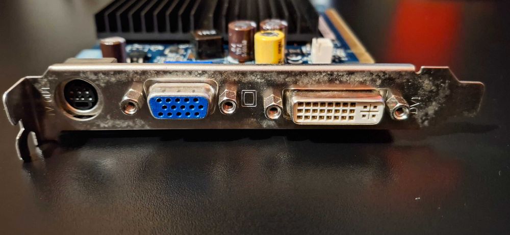 Asus Placa Gráfica ENG7220 GEFORCE GT220 1GB