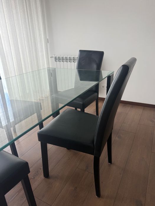 Mesa jantar em vidro com 4 cadeiras