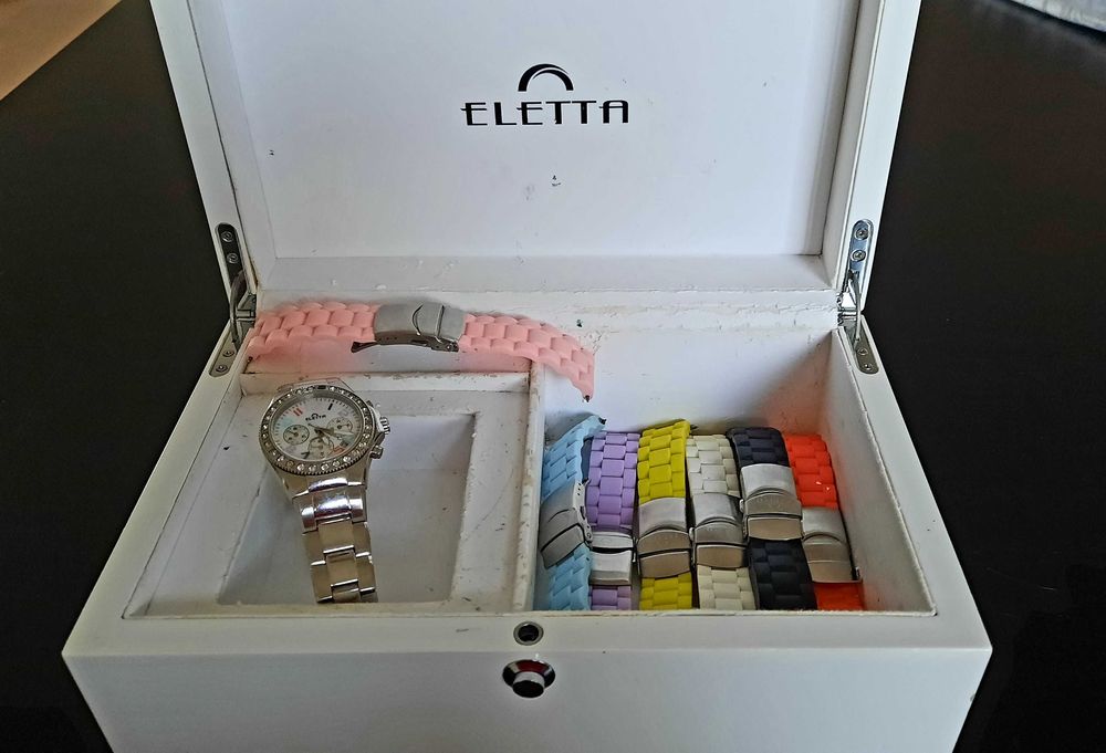 Relógio ELETTA com 7 pulseiras extra