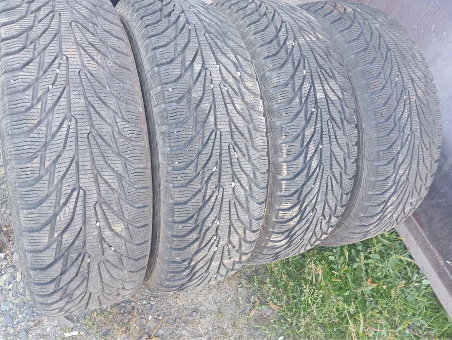 Шини Starmaxx 215/65 R16,зимові