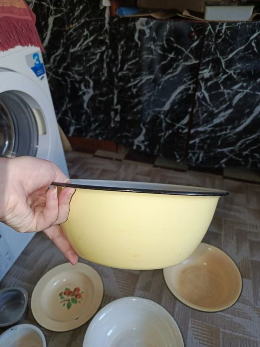 Посуда,тарелки,эмалированные миски