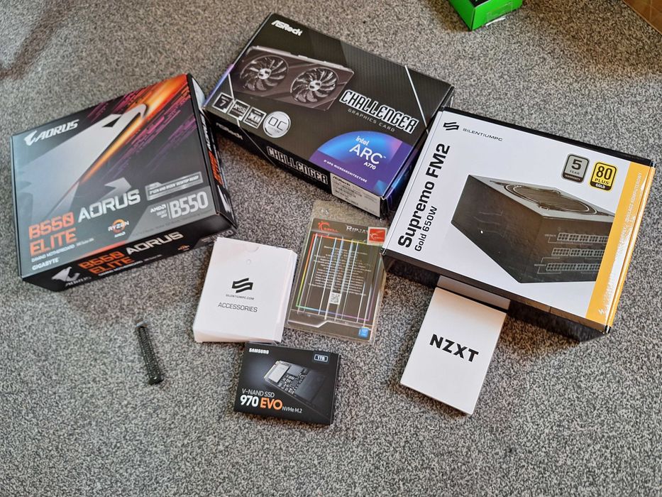 Komputer Ryzen 7, 32GB Ram, Arc A770, NZXT, Aorus Elite B550, NVME
