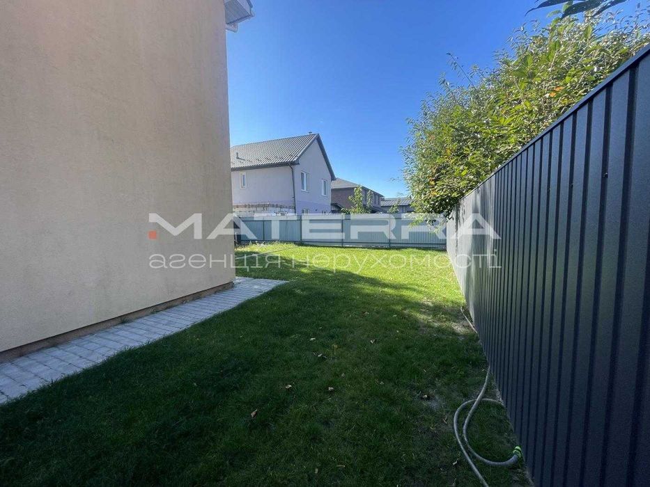 Продаж дуплексу з ремонтом у с. Нове,94м2, центр поряд з школою