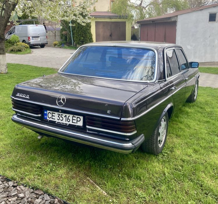Mersedes-Benz  123