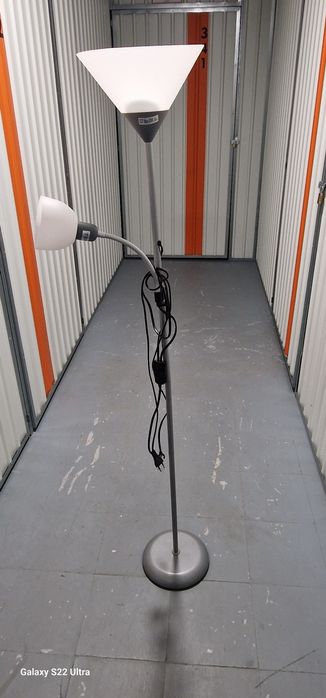 Candeeiro com dois abajoures