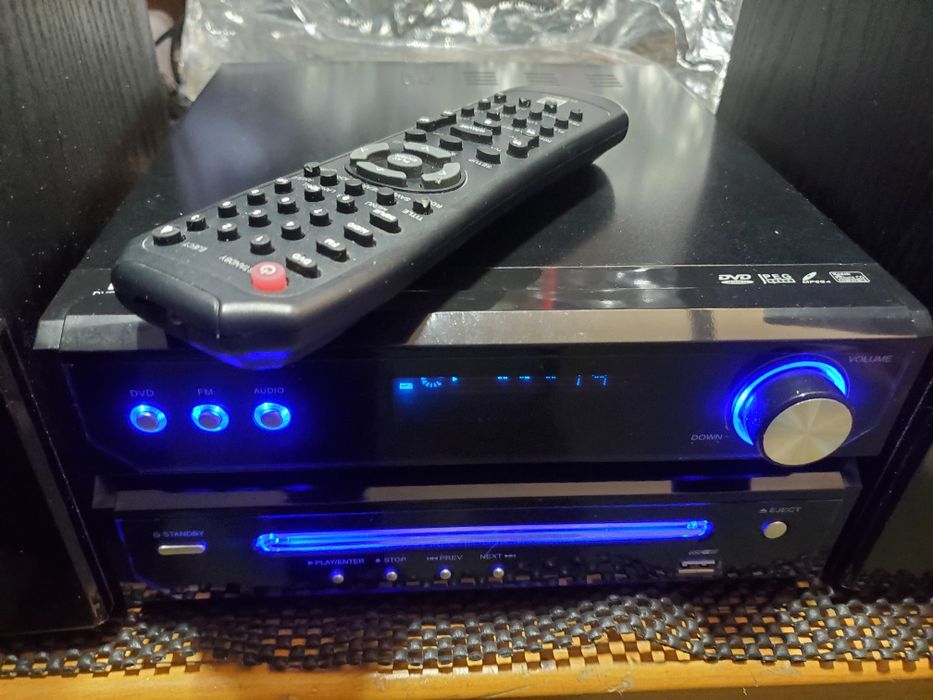 Музыкальный центр DUAL.