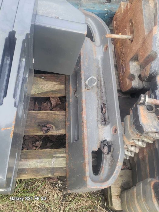 Wspornik obciążników,wieszak,uchwyt,ramka na tuza do ciągników