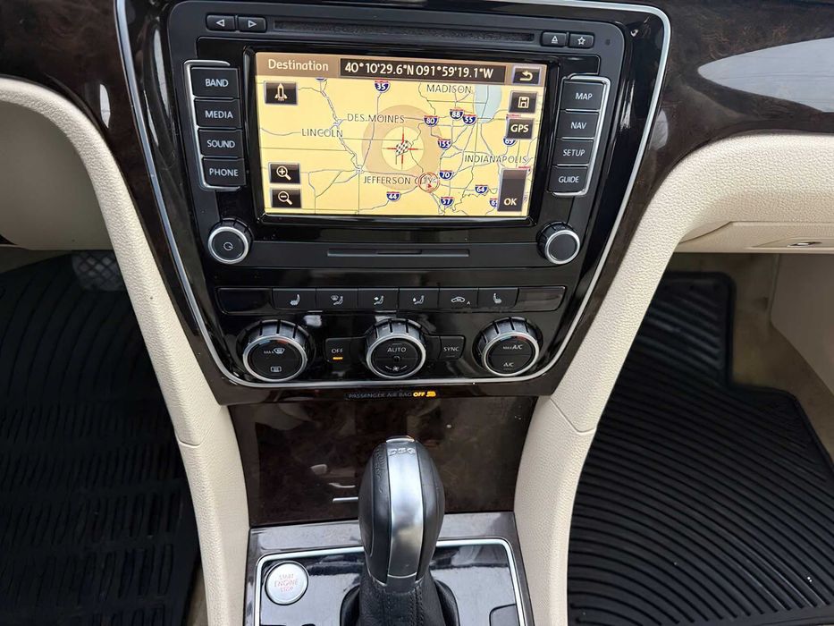 Volkswagen Passat      2014