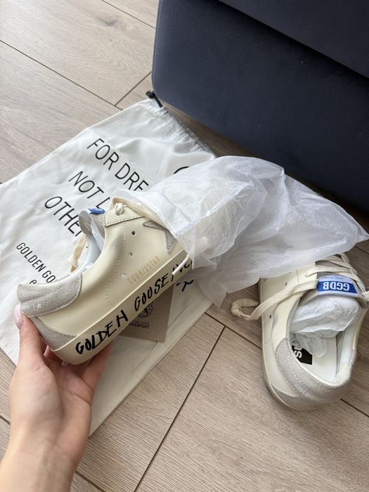 Golden goose super-star