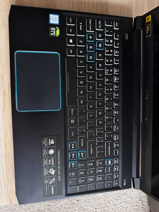 Laptop Acer Predator Helios 300 | RTX 2060 6gb | i7-9750H | 8gb RAM