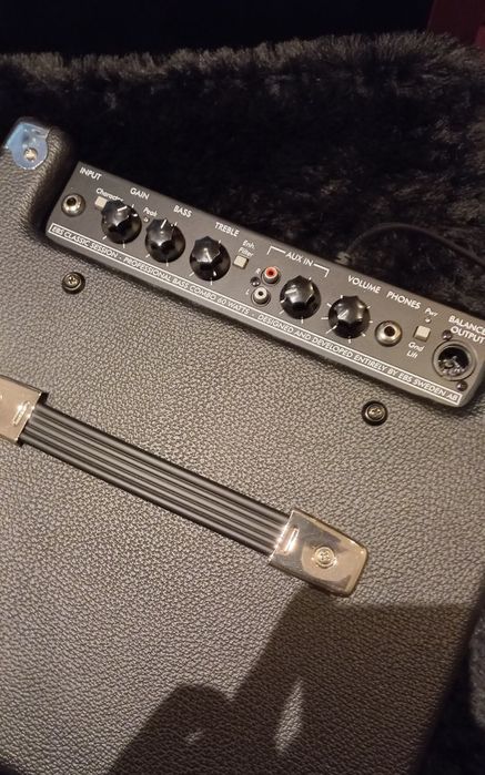 Vendo Amplificador Baixo EBS 60S em estado Novo