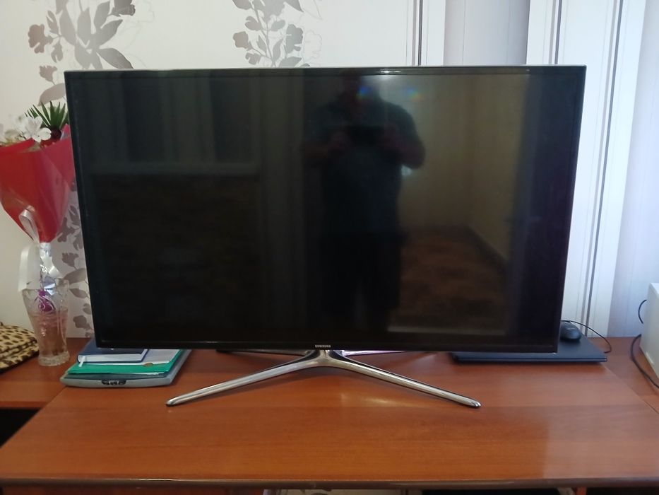 Продаётся LED  телевизор с функцией 3D