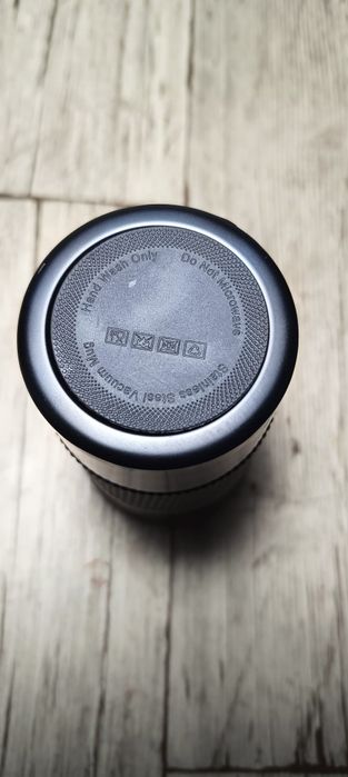 Sprzedam termo kubek próżniowy Volkswagen w kolorze czarnym