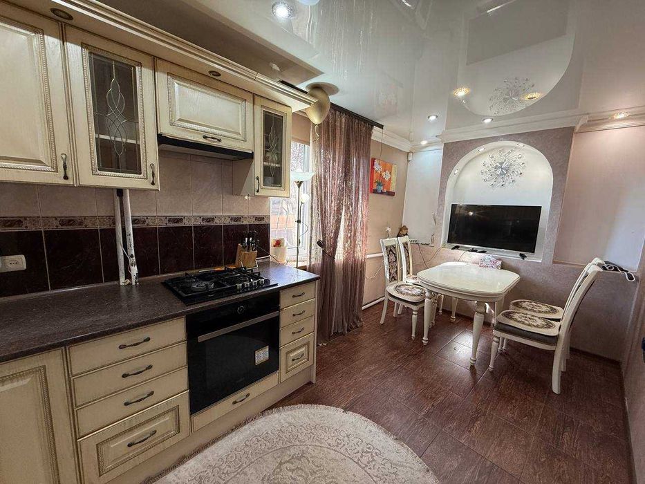 Сдам 2 этажный дом в Сухом лимане, газ, солнечные панели