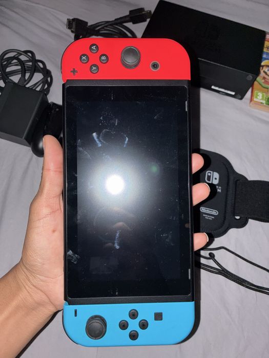 Nitendo switch ( completo vai com jogo do super mario maker 2)